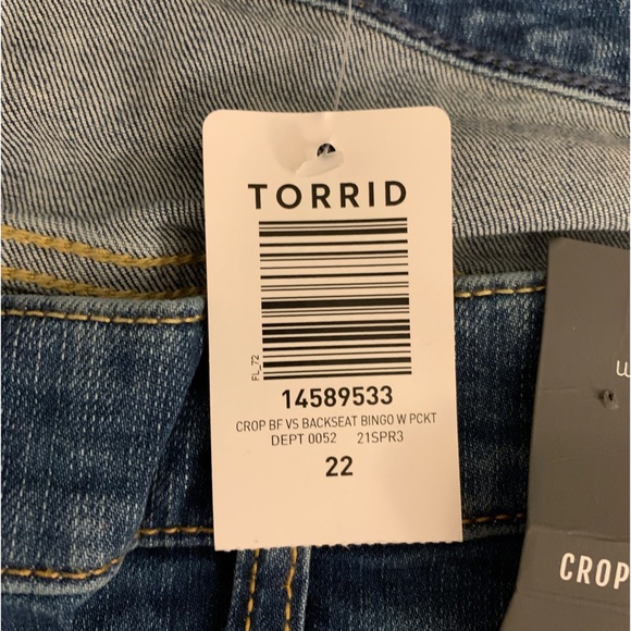 NEW Torrid 22 Crop Boyfriend Straight Vintage Stretch Mid-Rise Jean, Read Info - Picture 15 of 16